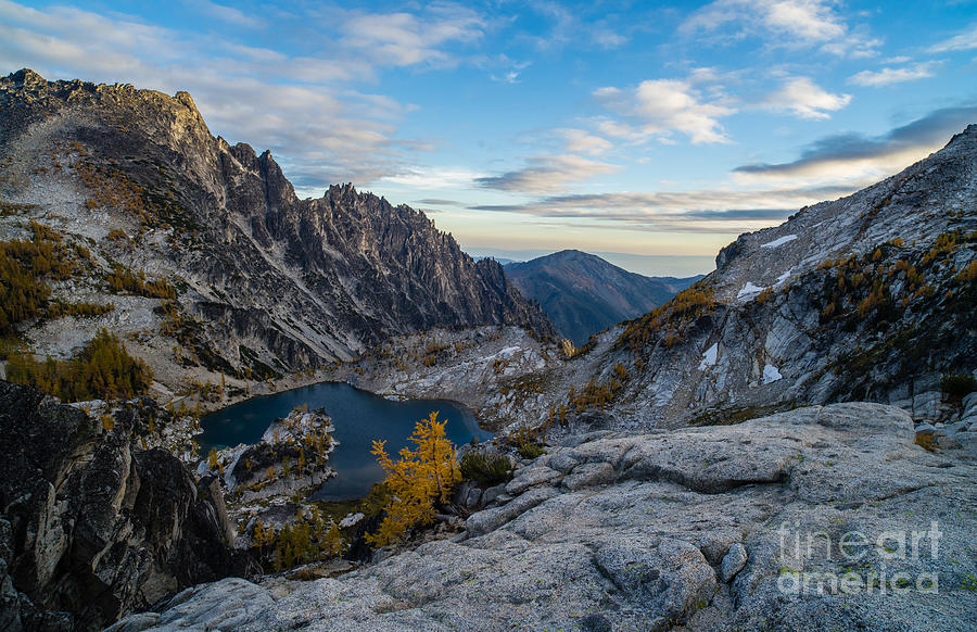 Enchantments Crystal Lake Fall Colors Photograph by Mike Reid