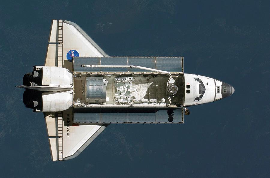 Endeavour Approaching The Iss Photograph by Nasa/science Photo Library ...