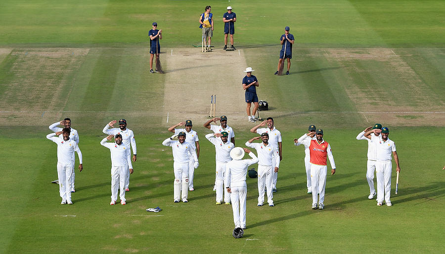 England v Pakistan: 1st Investec Test - Day Four Photograph by Gareth Copley