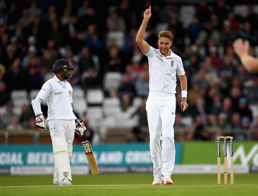 England v Sri Lanka: 1st Investec Test - Day Two Photograph by Gareth Copley