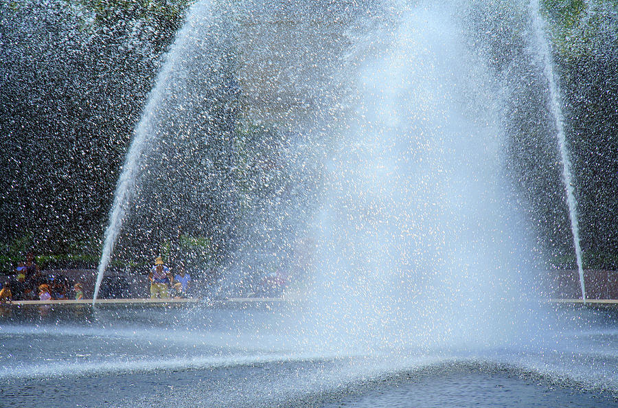Enjoying The Fountain Photograph by Cora Wandel