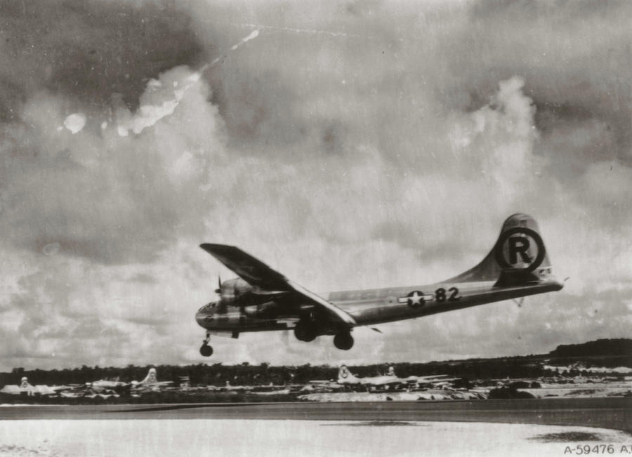 Enola Gay Photograph - enola Gay Landing After First Atom Bomb Mission by Us Air Force/science Photo Library