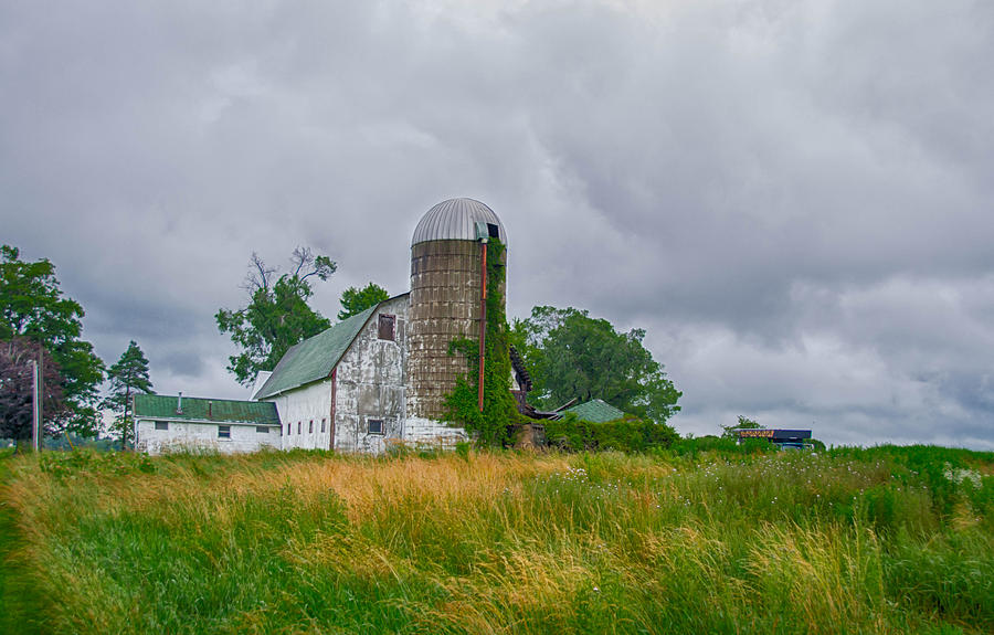 Barn Photograph - Erie County Barns 03455 by Guy Whiteley
