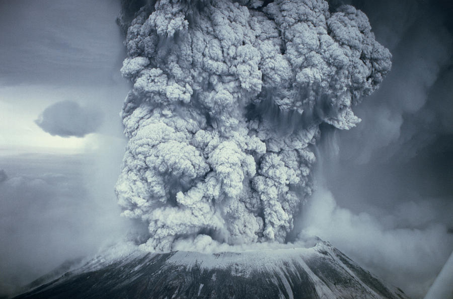 Eruption of Mount St Helens Photograph by InterNetwork Media