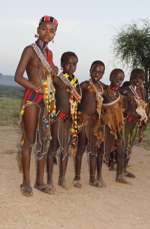 Ethiopia-South Teenage Woman And Four Girls Painting by Robert SORENSEN