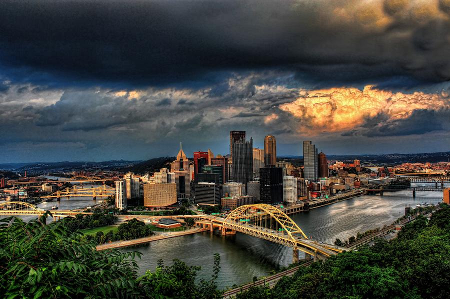 Pittsburgh Photograph - Evening At Pittsburgh by Delilah Downs