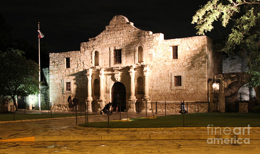 Evening at the Alamo Photograph by Paul Anderson