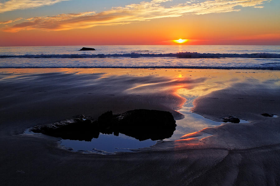 Hampton Beach Photograph - Eye of the Dawn by Shell Ette