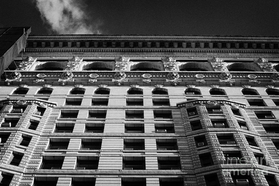 Facade Of The Flatiron Building On Broadway 23rd Street And 5th Avenue ...