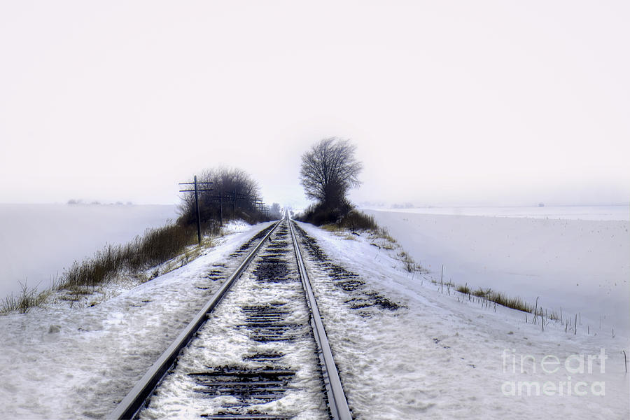 Winter Digital Art - Fading to Lonesome Infinity by William Fields