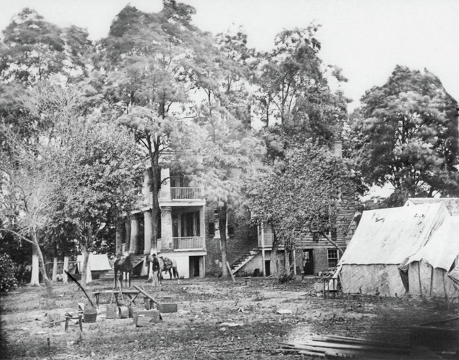 Fairfax Court House, 1863 Photograph by Granger - Fine Art America