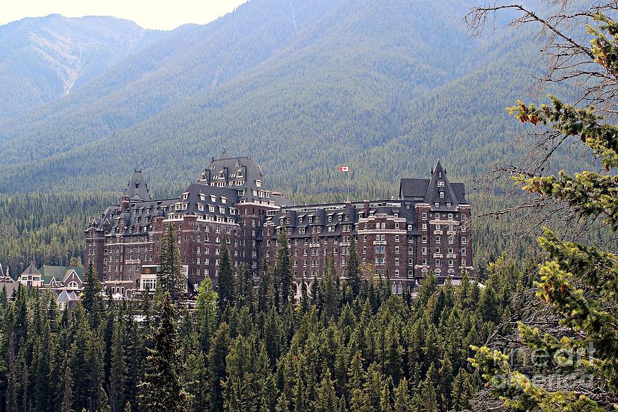 Fairmont Banff Springs Hotel Photograph by Kerry Gergen - Fine Art America