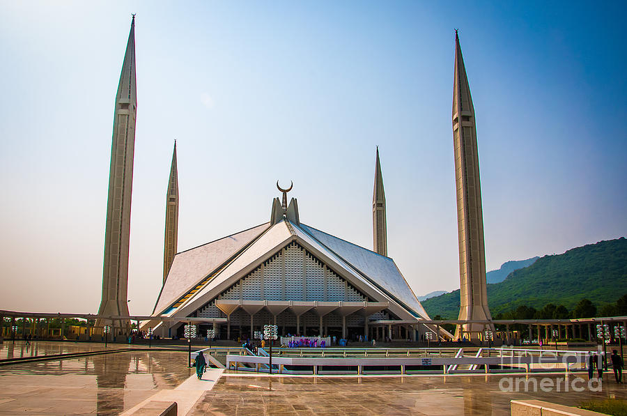 Daniyal Butt Photograph - Faisal Masjid Islamabad. by Daniyal Butt