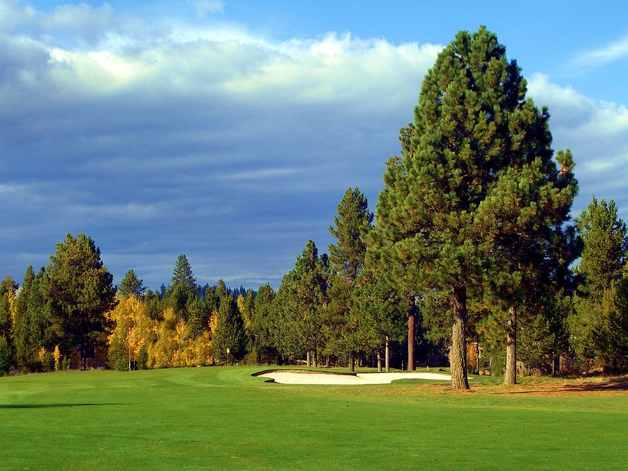 Fall at Sunriver on the Woodlands Course Photograph by Scott Carda