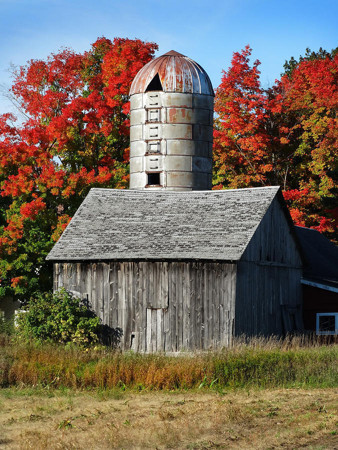 Fall Weathered Barn and Silo Photograph by David T Wilkinson