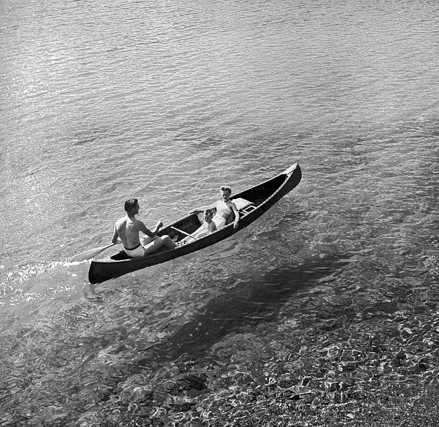 Family Canoe Excursion Photograph by Underwood Archives
