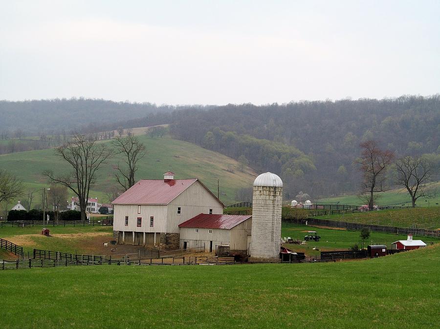 Farm in the Hills Photograph by Loretta Pokorny