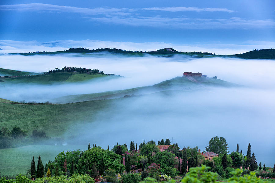 Farm In Tuscany At Dawn Photograph by Gehringj