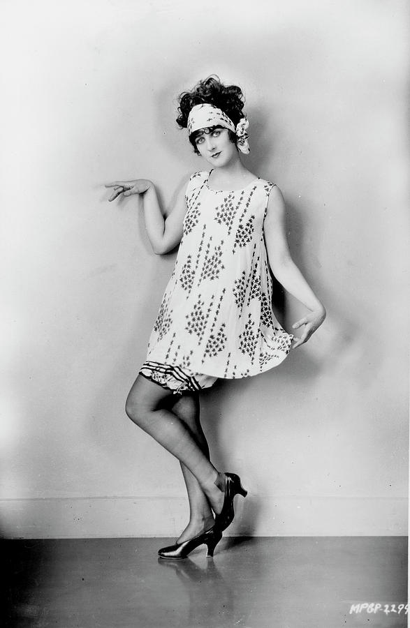 Fashion A Flapper, 1925 Photograph by Granger