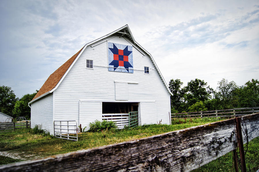 Barn Photograph - Fayette Farmers Daughter Quilt Barn by Cricket Hackmann