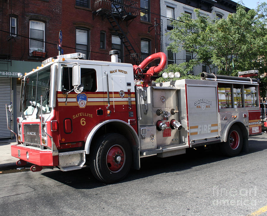 FDNY Satellite 6 - Maxi Water Photograph by Steven Spak
