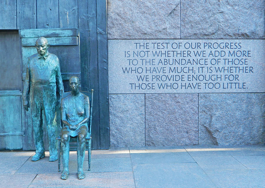 FDR Memorial - Hunger Sculpture Photograph by Emmy Vickers