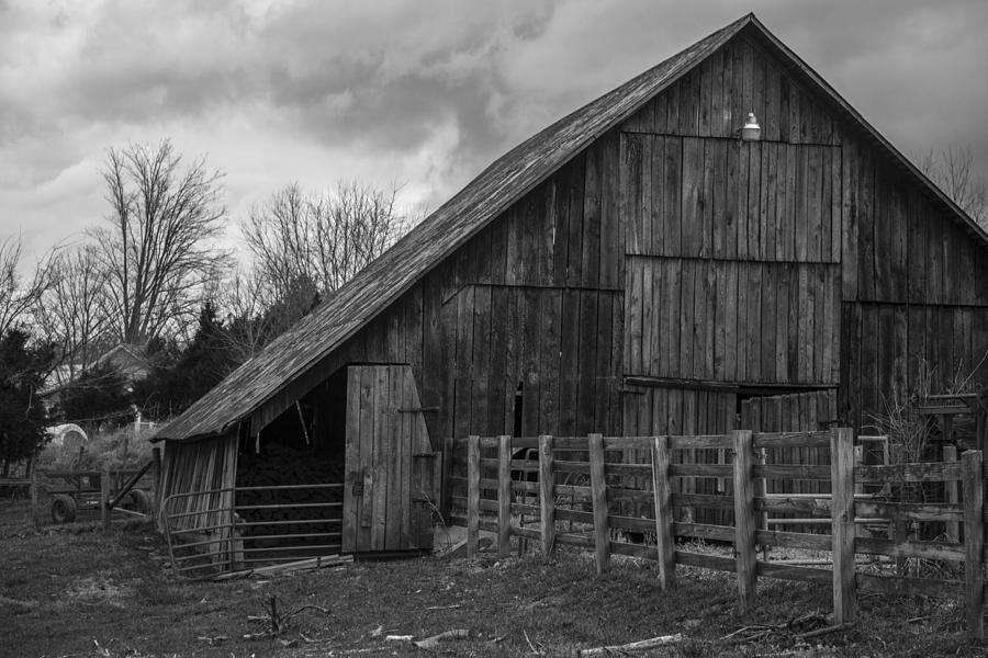 Fence and Barn in Kentucky Photograph by John McGraw