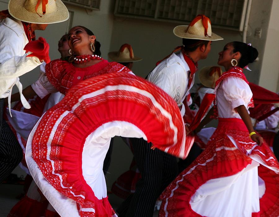 Music Photograph - Fiesta de los Mariachis by Joe Kozlowski