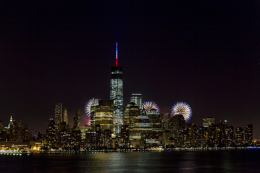 Empire State Building Photograph - Fireworks 4th of July by D Plinth