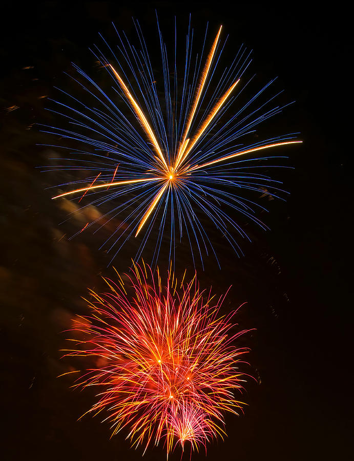 Independence Day Photograph - Fireworks 5 by Flees Photos