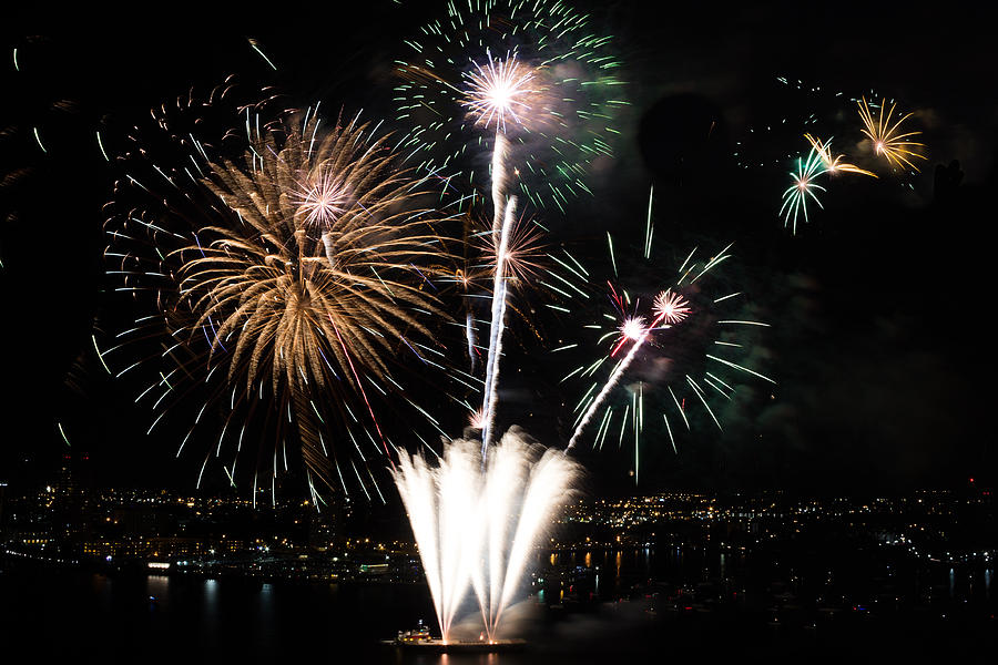 Fireworks Photograph by Derek Reichert - Fine Art America