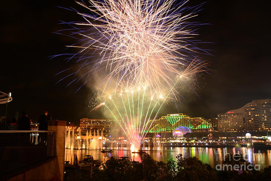 Fireworks Glow at Vivid Aquatique 2014 by Kaye Menner Photograph by Kaye Menner