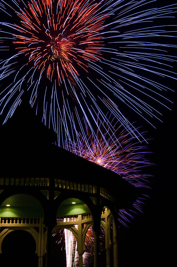 Fourth Of July Photograph - Fireworks by Steve Myrick