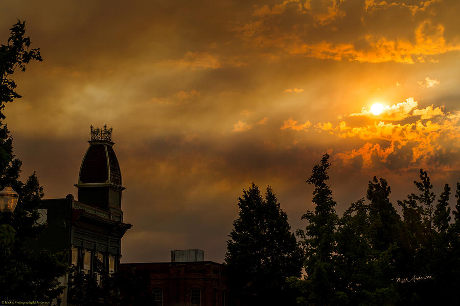 Firey Sunset over Grants Pass Photograph by Mick Anderson