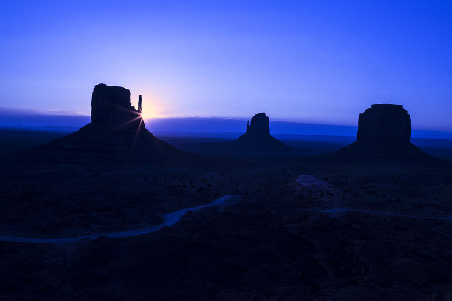 First light Monument Valley Photograph by Garry Gay