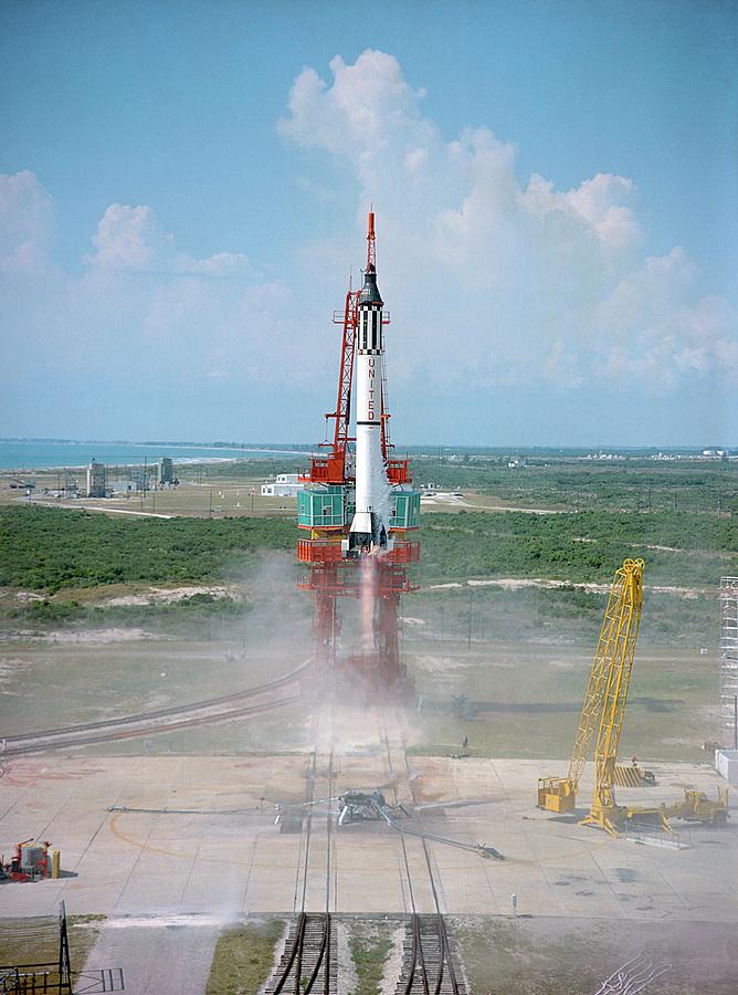 First Us Manned Space Flight Photograph by Nasa/science Photo Library