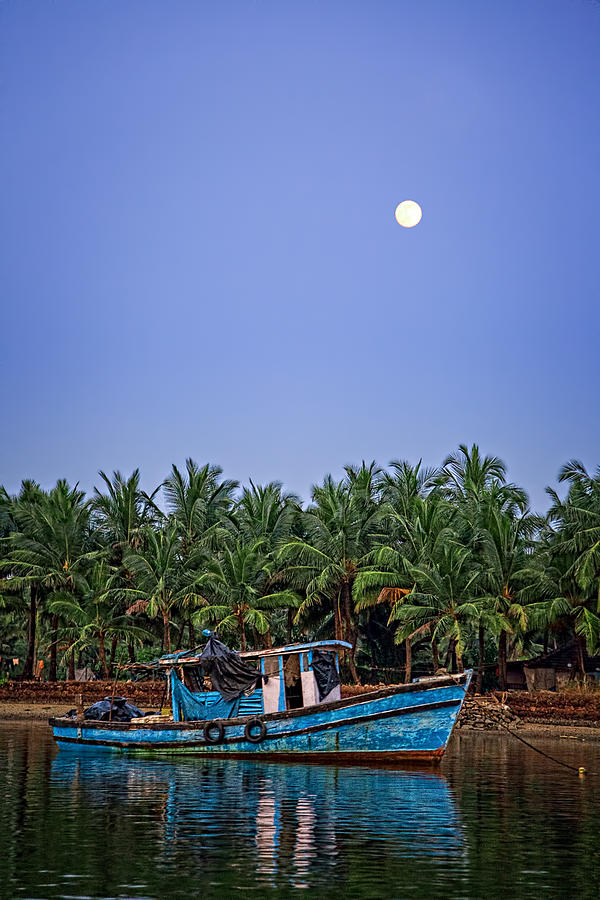 Fishing Boat in Goa Photograph by Ian Good