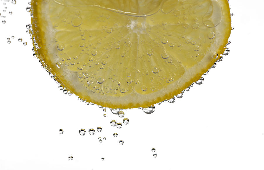 Fruit Photograph - Fizzy Lemon by Claudio Bacinello