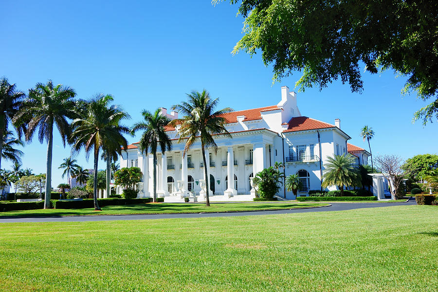 Flagler Museum, Palm Beach, Florida Photograph by NoDerog