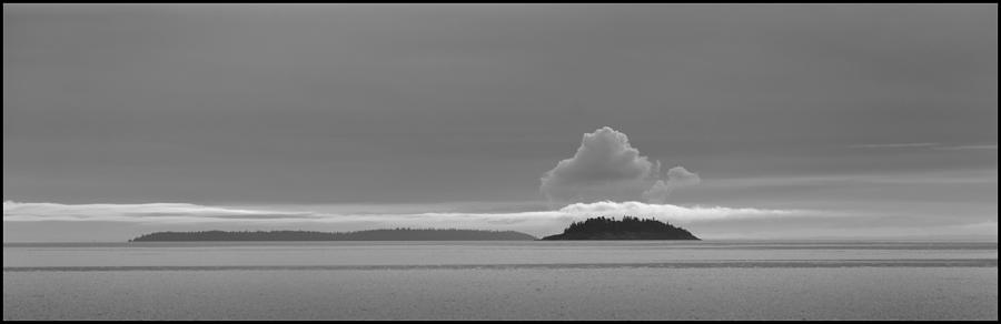 Black And White Photograph - Flat Top Island BW by Bob VonDrachek