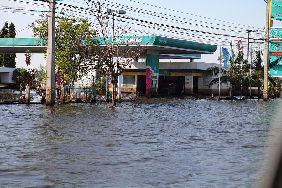 Seasons Photograph - Flooding of stores and shops in Bangkok Thailand - 01133 by DC Photographer