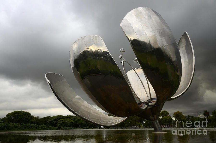 Floralis Generica Buenos Aires Argentina 1 Photograph by Bob Christopher