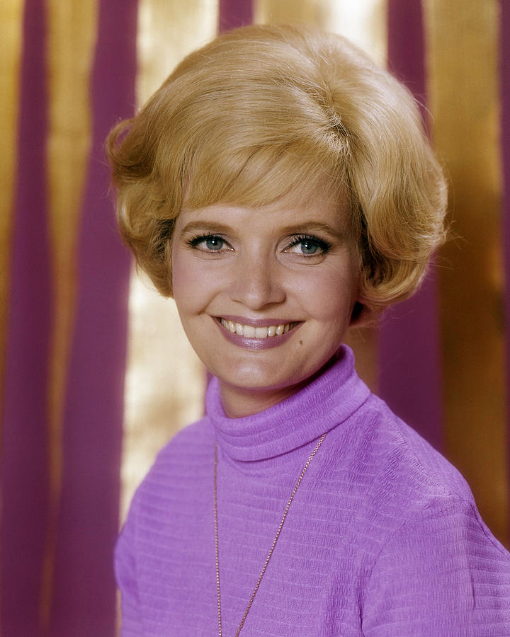 Florence Henderson In The Brady Bunch Photograph By Silver Screen
