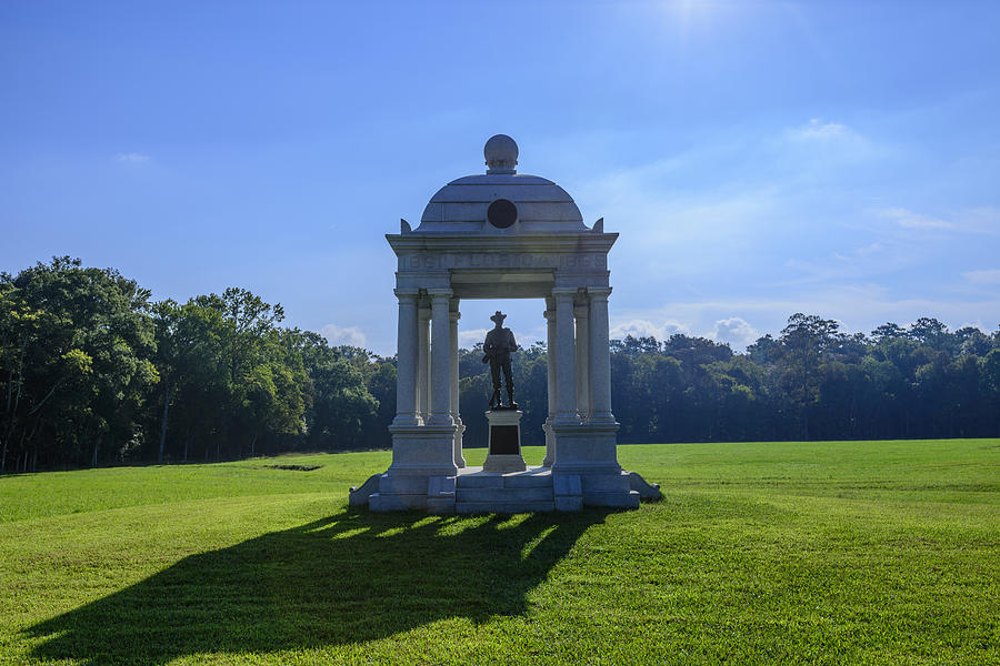 https://images.fineartamerica.com/images-medium-large-5/floriday-monument-at-chickamauga-steve-samples.jpg