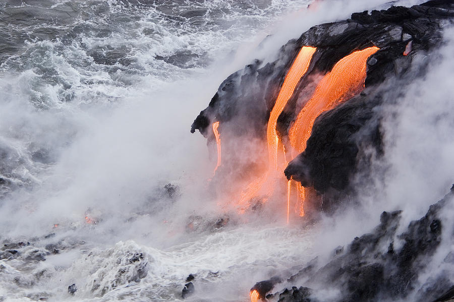 Flowing Pahoehoe Lava Photograph by Ron Dahlquist - Printscapes