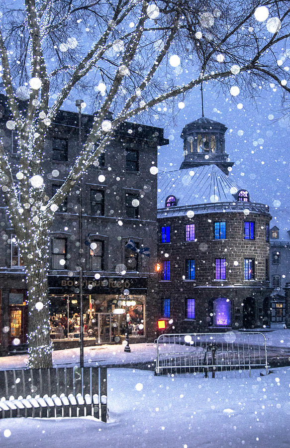 Flurries in Quebec City Photograph by Arkady Kunysz