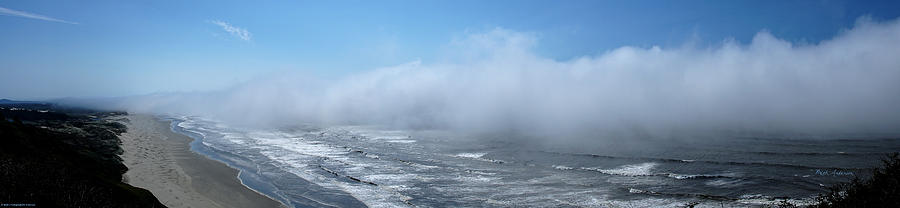 Fog Advances on the Oregon Coast Photograph by Mick Anderson