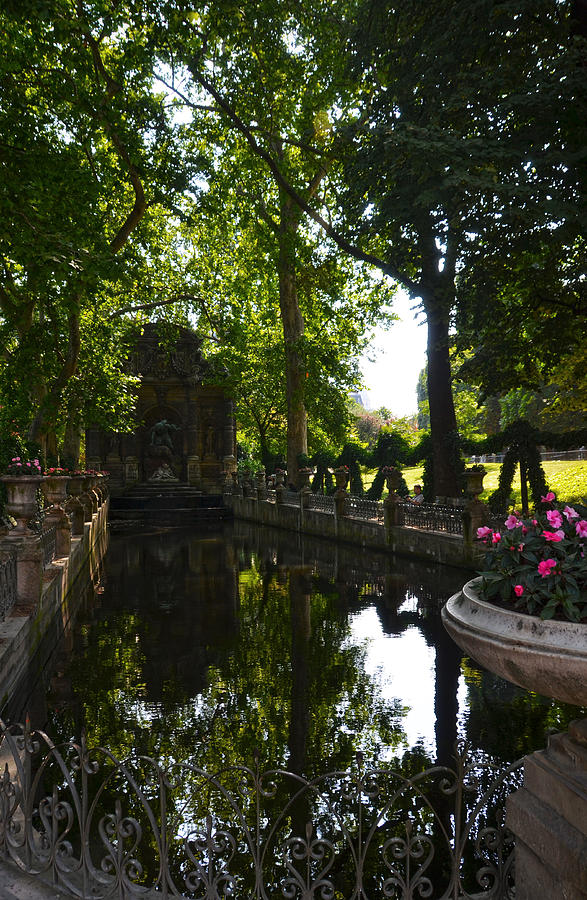 Fontaine de Medicis in Jardin du Luxembourg - Paris Photograph by RicardMN Photography