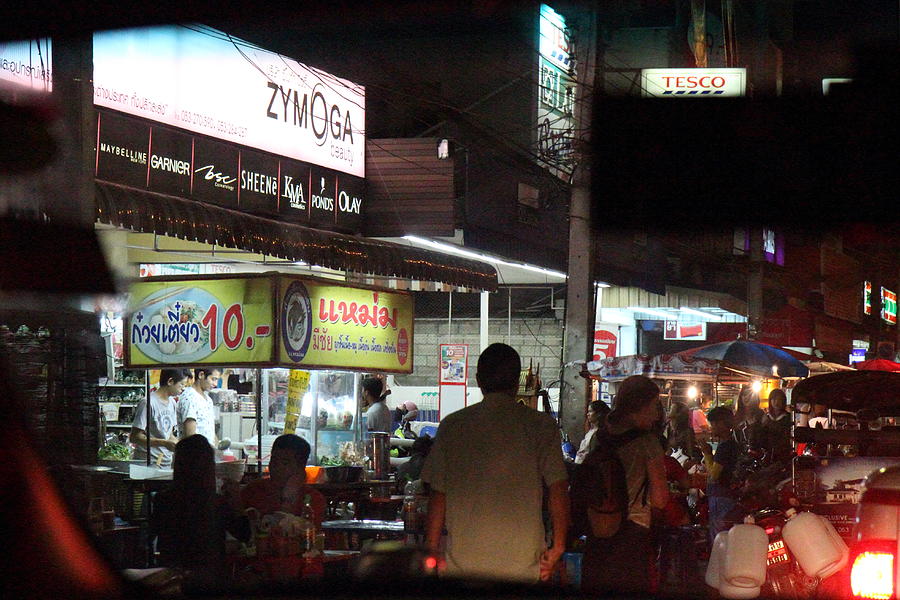 Chiang Photograph - Food Vendors - Night Street Market - Chiang Mai Thailand - 01131 by DC Photographer