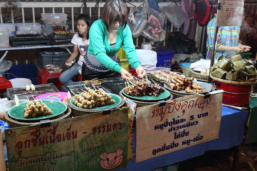 Chiang Photograph - Food Vendors - Night Street Market - Chiang Mai Thailand - 01134 by DC Photographer